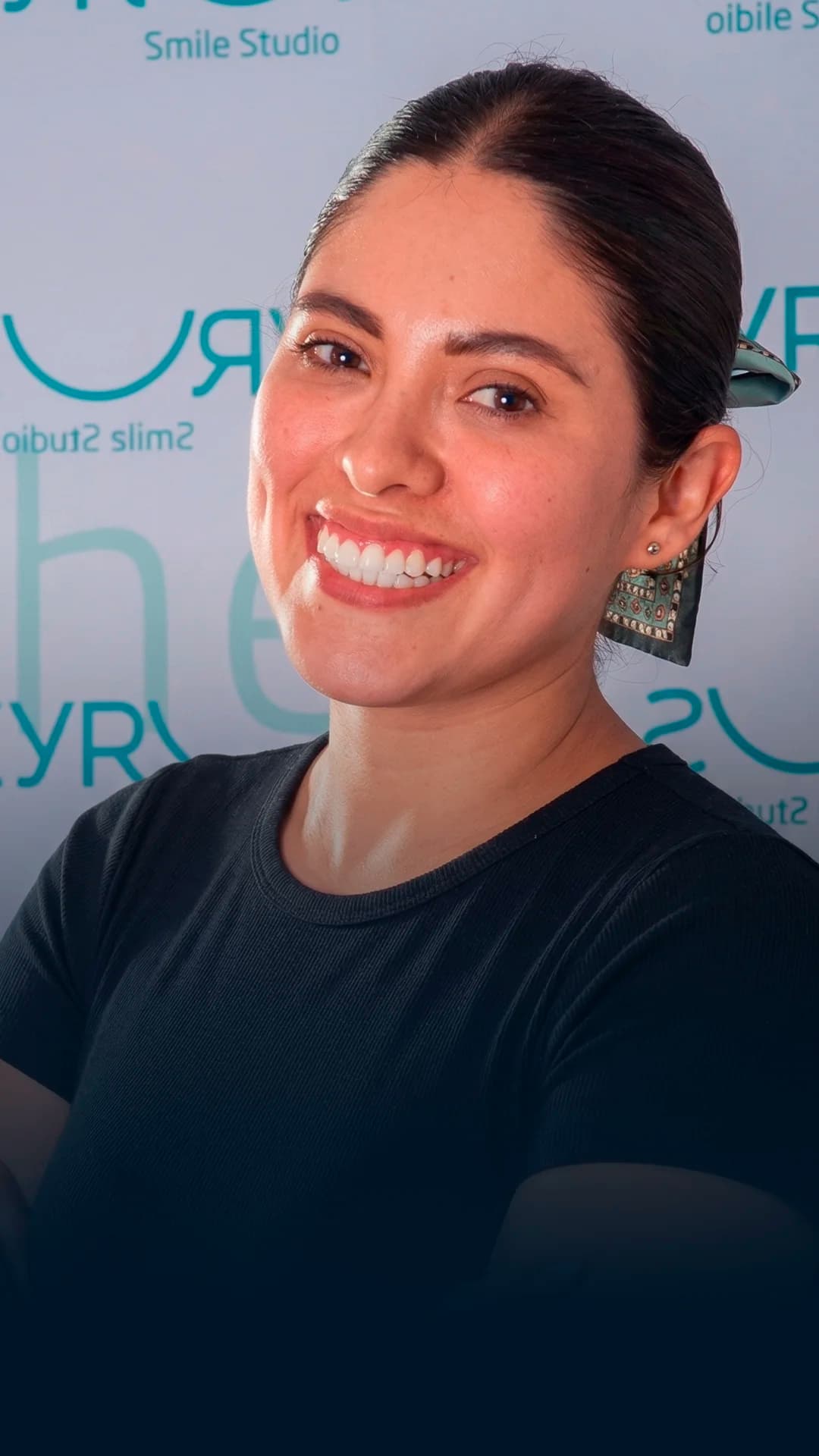Paciente de Zyrus Smile Center con una sonrisa natural